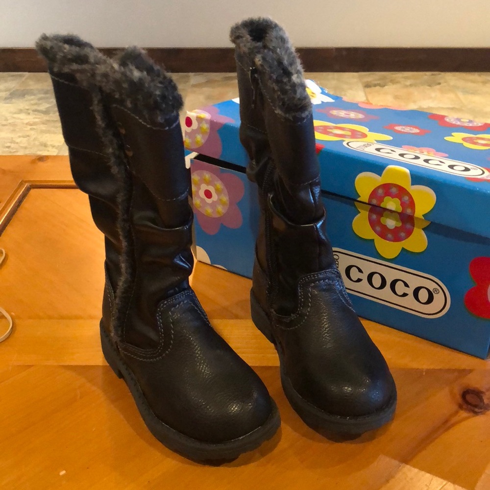 NWT little girls boots